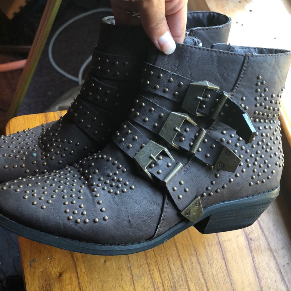 Boots - Picture 3 of 3